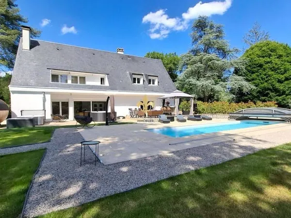 Maison 6 pièces 205 m²