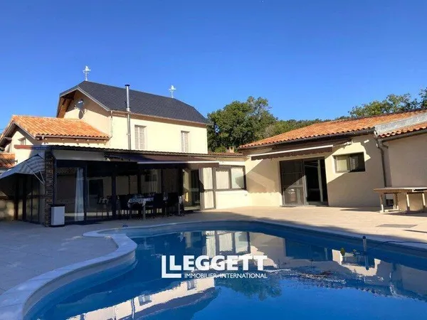 Maison 7 pièces 257 m²