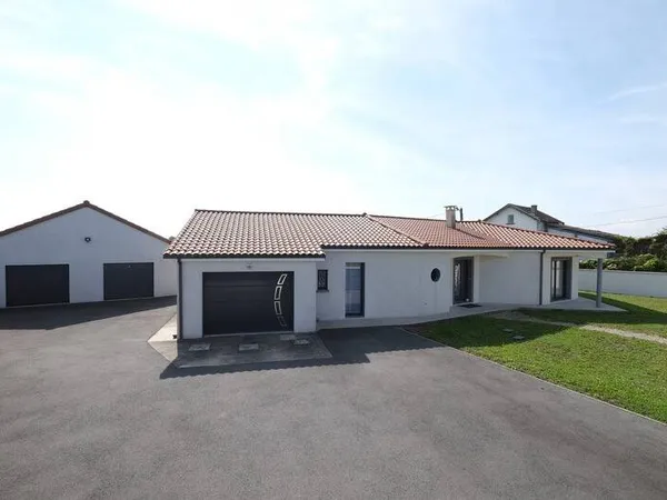 Maison de plain-pied 6 pièces 151 m²