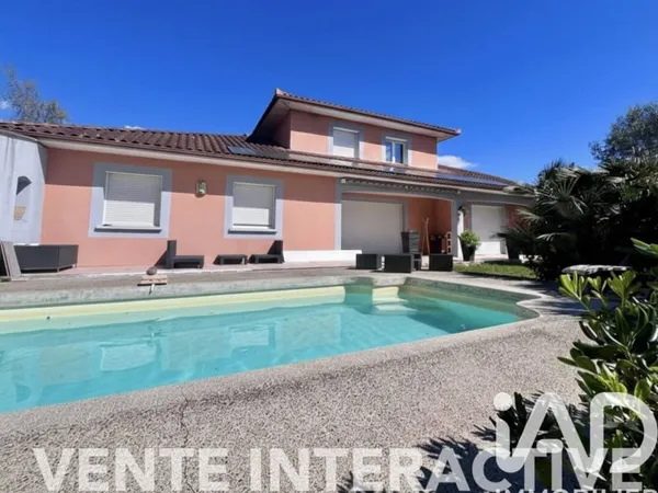 Maison 7 pièces 196 m²
