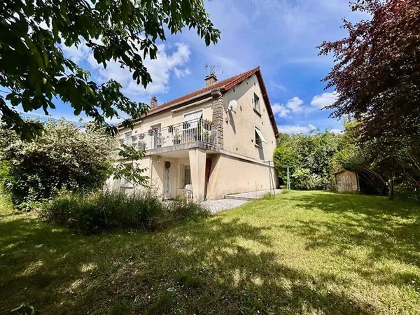 Maison 10 pièces 241 m²