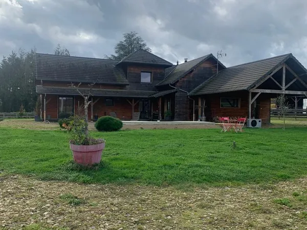 Maison 6 pièces 280 m²