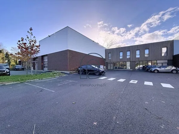 Entrepôt 514 m²