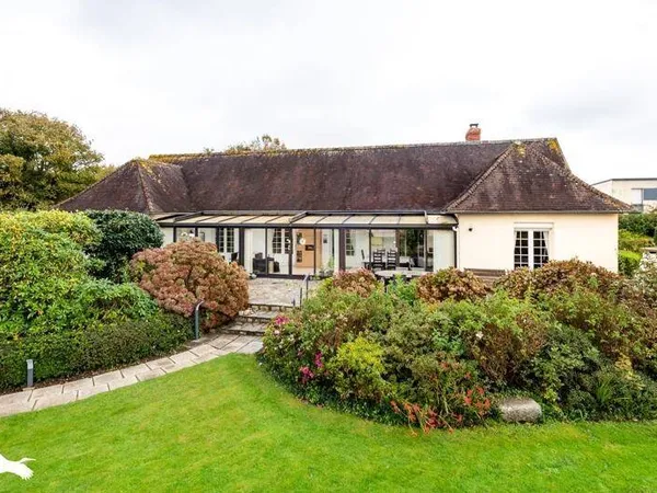 Maison 10 pièces 156 m²