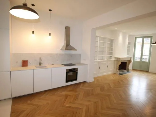 Appartement 5 pièces 155 m²