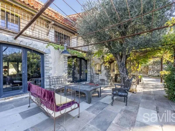 Villa 7 pièces 227 m²