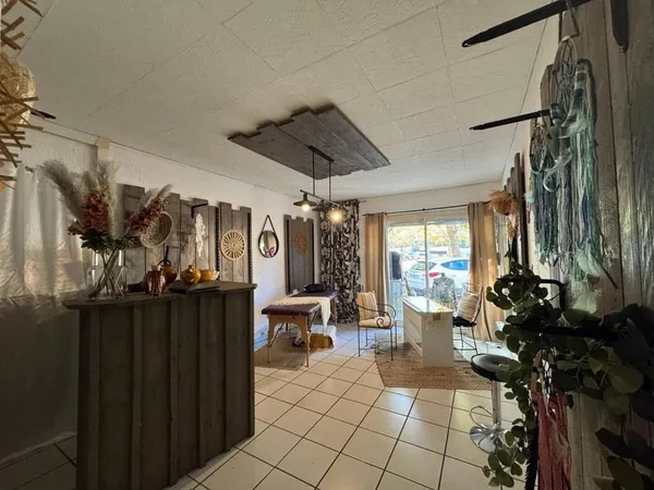 Local commercial 2 pièces 60 m²