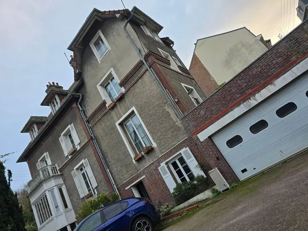Maison 10 pièces 257 m²