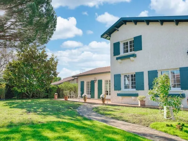 Maison 5 pièces 200 m²