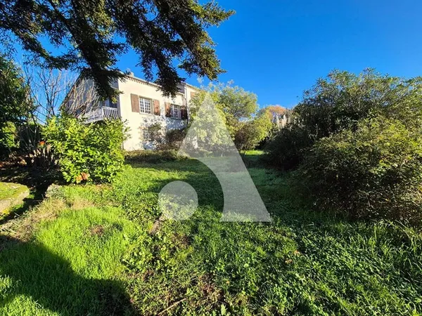 Maison 5 pièces 202 m²