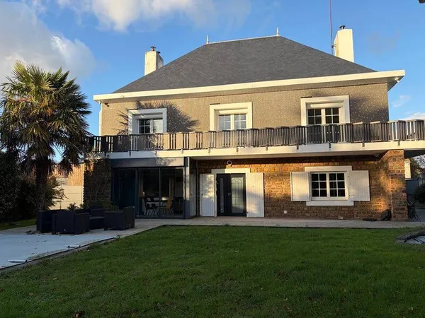Maison 9 pièces 198 m²