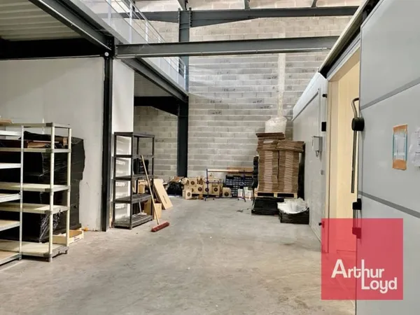 Local d'activité 315 m²