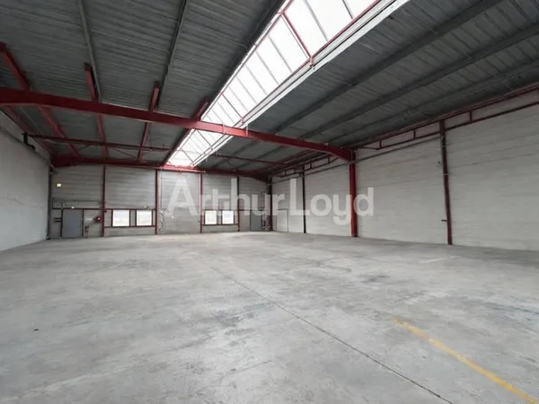 Entrepôt 1384 m²