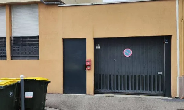 Parking 12 m²