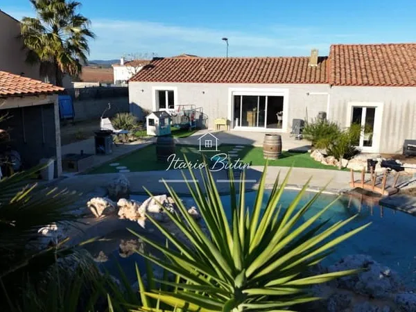Maison de plain-pied 8 pièces 132 m²