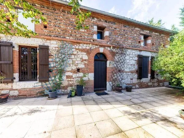 Maison 5 pièces 201 m²