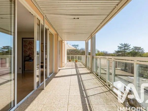 Appartement 5 pièces 220 m²