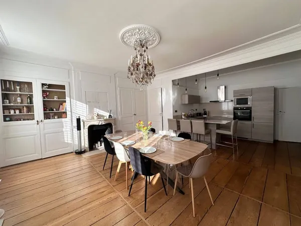 Appartement 4 pièces 150 m²