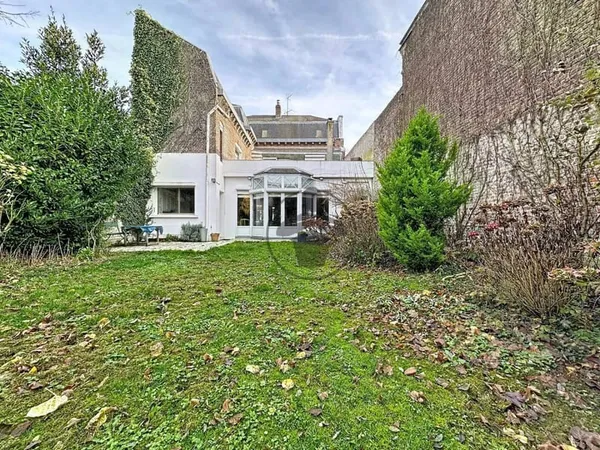 Maison 9 pièces 250 m²