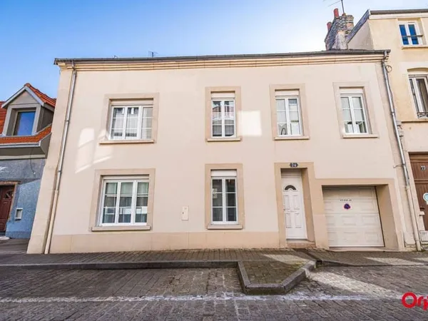Maison 7 pièces 236 m²