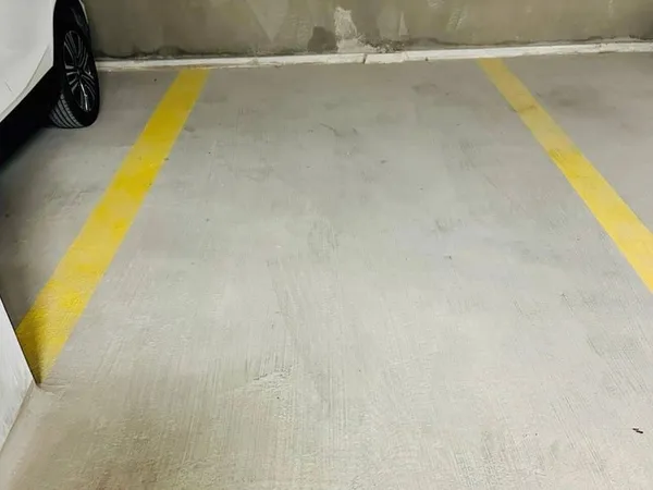 Parking 14 m²