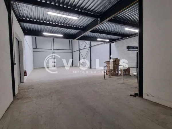 Local d'activité 416 m²