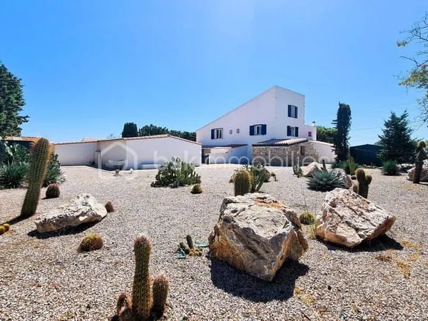 Demeure 9 pièces 213 m²