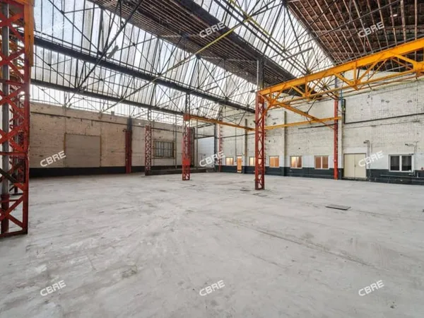 Local d'activité 1906 m²