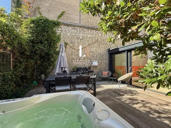 Maison 6 pièces 220 m²