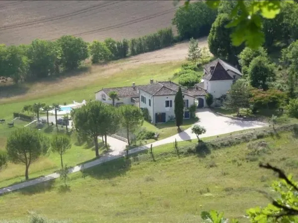 Maison 12 pièces 453 m² 