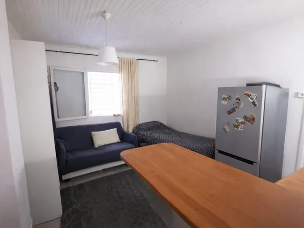 Studio 1 pièce 17 m² 