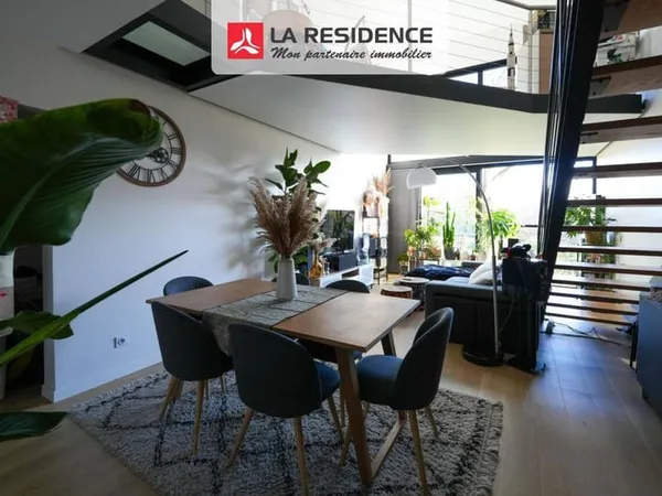 Loft 3 pièces 101 m² 