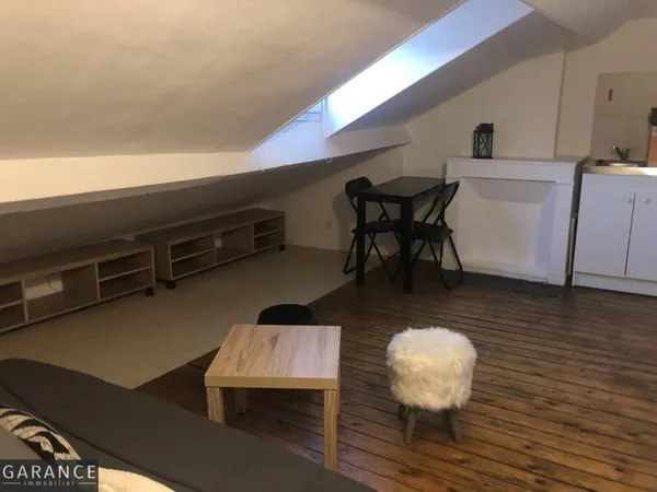 Studio 1 pièce 20 m² 
