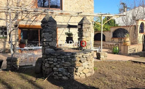 Maison 16 pièces 300 m² 