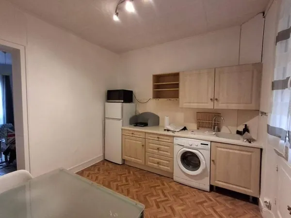 Studio 1 pièce 25 m² 