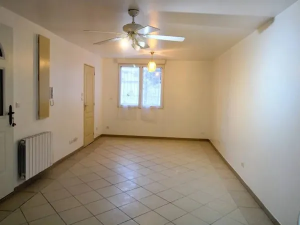 Studio 1 pièce 27 m² 