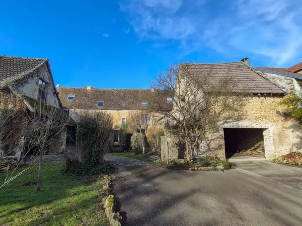 Maison 13 pièces 331 m² 