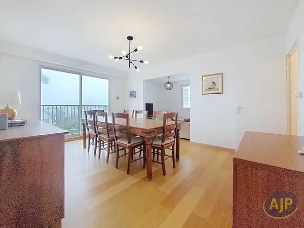 Appartement 4 pièces 83 m² 