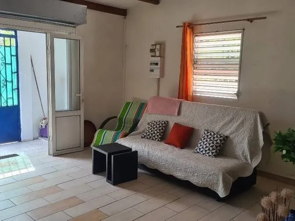 Maison de plain-pied 2 pièces 55 m² 