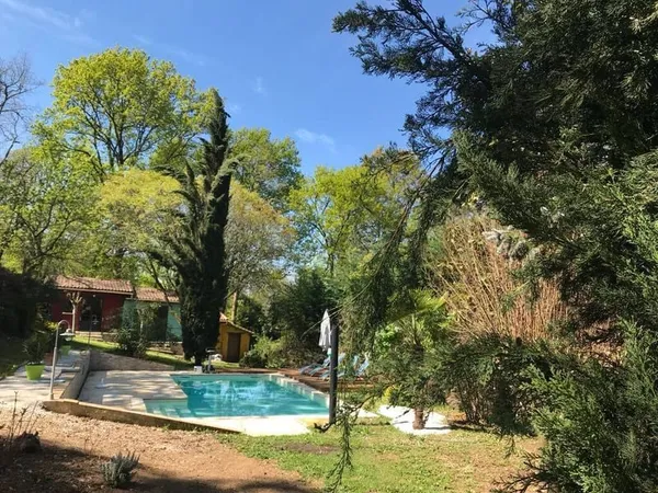 Maison 12 pièces 400 m² 