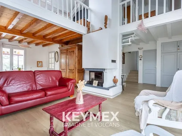Maison 6 pièces 272 m² 