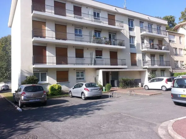 Studio 1 pièce 27 m² 