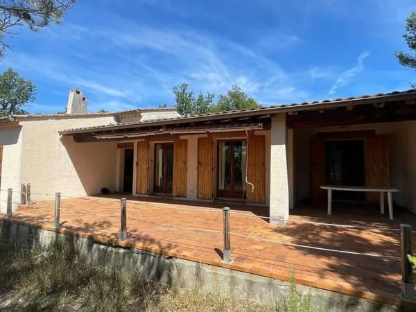 Maison de plain-pied 8 pièces 159 m² 