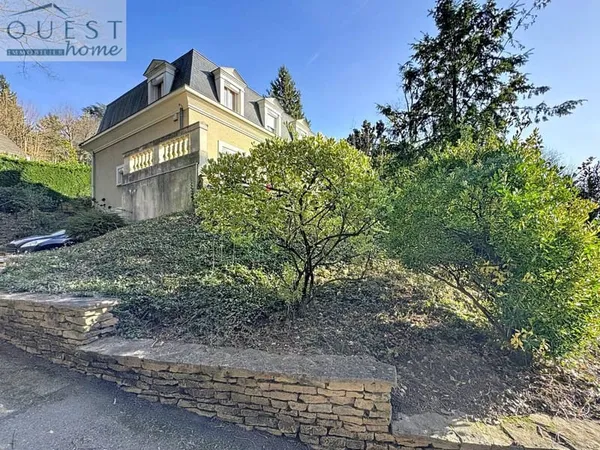 Maison 8 pièces 221 m² 