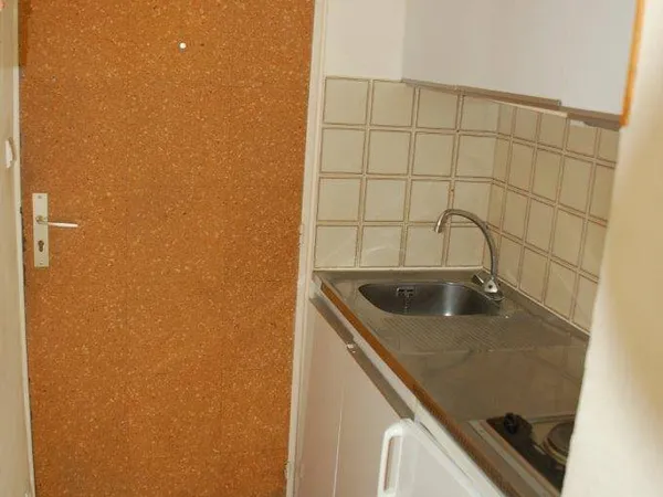 Studio 1 pièce 18 m² 