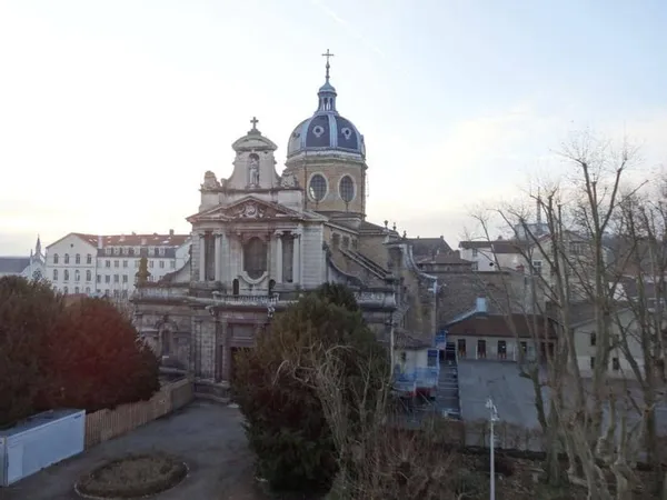 Appartement 1 pièce 49 m² 