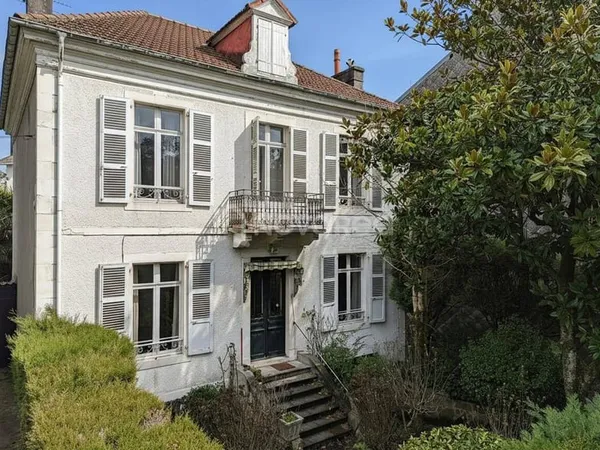 Maison de ville 7 pièces 211 m² 