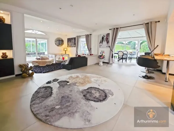 Maison 6 pièces 178 m² 