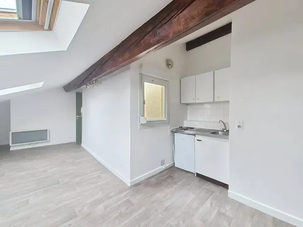 Studio 1 pièce 17 m² 