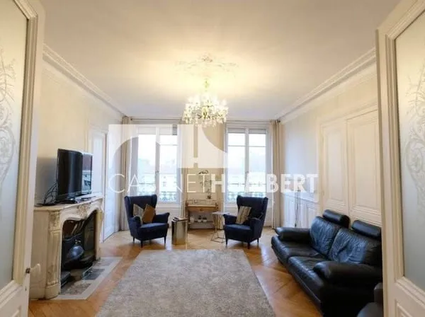 Appartement 6 pièces 183 m² 